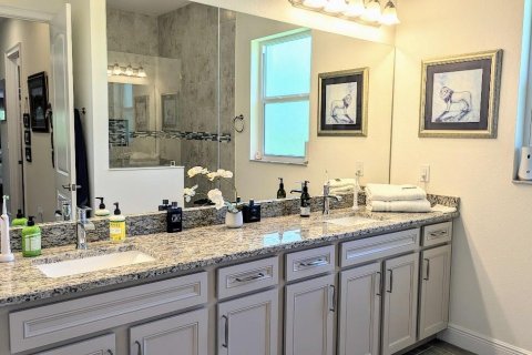 House in Palm City, Florida 4 bedrooms, 210.8 sq.m. № 2245280 - photo 29
