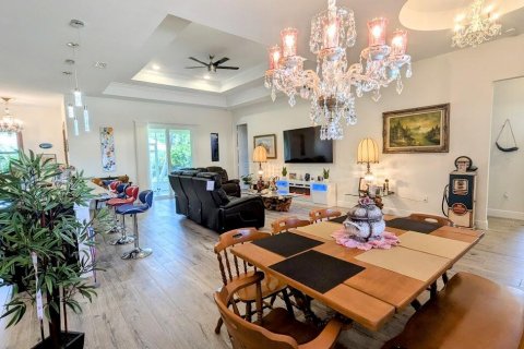 House in Palm City, Florida 4 bedrooms, 210.8 sq.m. № 2245280 - photo 20