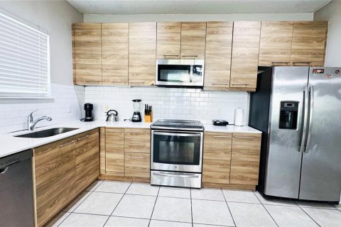House in Haines City, Florida 4 bedrooms, 143.81 sq.m. № 2393791 - photo 20