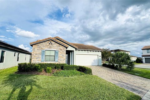 House in Haines City, Florida 4 bedrooms, 143.81 sq.m. № 2393791 - photo 2