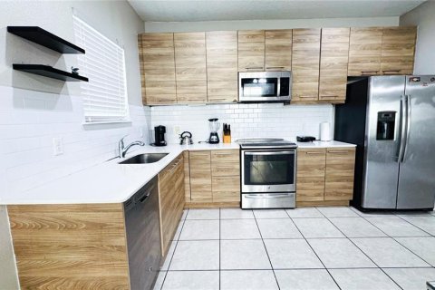 House in Haines City, Florida 4 bedrooms, 143.81 sq.m. № 2393791 - photo 19
