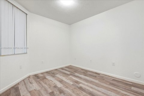 Copropriété à vendre à Doral, Floride: 3 chambres, 121.89 m2 № 2084853 - photo 16