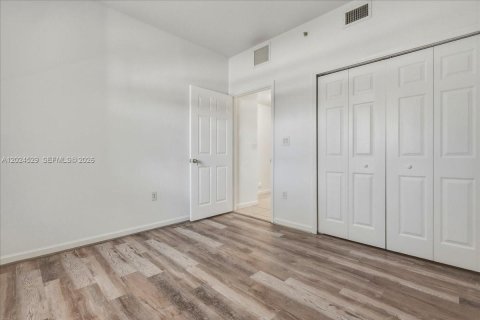 Copropriété à vendre à Doral, Floride: 3 chambres, 121.89 m2 № 2084853 - photo 20