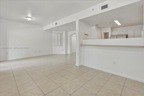 Copropriété à vendre à Doral, Floride: 3 chambres, 121.89 m2 № 2084853 - photo 12