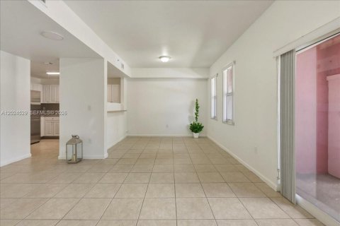 Copropriété à vendre à Doral, Floride: 3 chambres, 121.89 m2 № 2084853 - photo 7