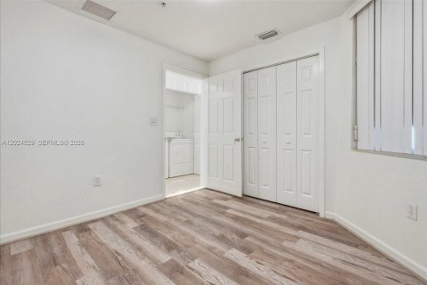 Copropriété à vendre à Doral, Floride: 3 chambres, 121.89 m2 № 2084853 - photo 17