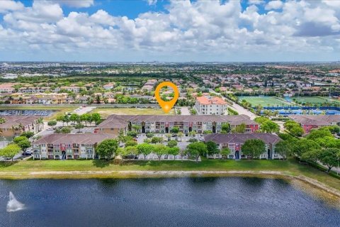 Copropriété à vendre à Doral, Floride: 3 chambres, 121.89 m2 № 2084853 - photo 4