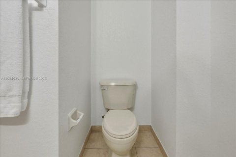 Copropriété à vendre à Doral, Floride: 3 chambres, 121.89 m2 № 2084853 - photo 26
