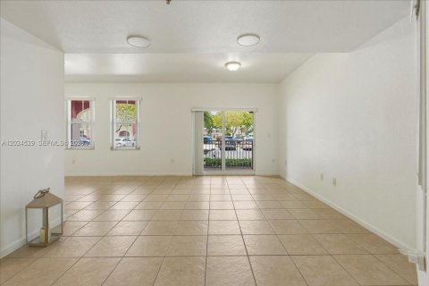 Copropriété à vendre à Doral, Floride: 3 chambres, 121.89 m2 № 2084853 - photo 9