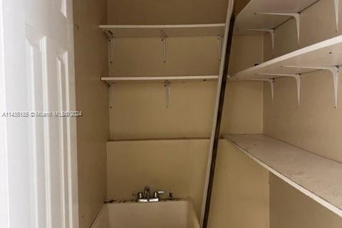 Immobilier commercial à Miami Gardens, Floride № 665445