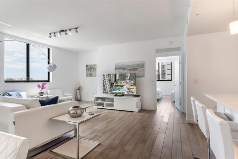 Купить кондоминиум в Майами, Флорида 2 спальни, 126.9м2, № 2326990 - фото 11