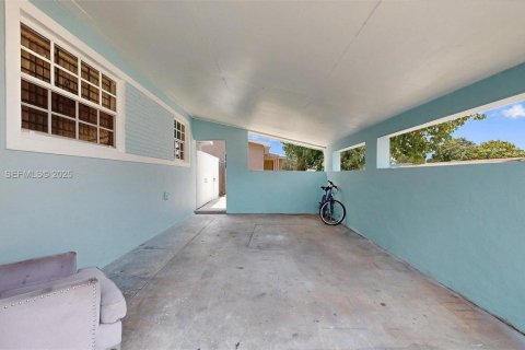 Купить виллу или дом в Майами-Гарденс, Флорида 3 спальни, 157м2, № 1991482 - фото 7