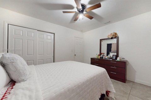 Купить виллу или дом в Майами-Гарденс, Флорида 3 спальни, 157м2, № 1991482 - фото 24