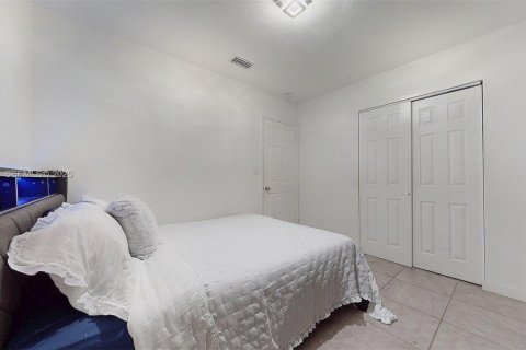 Купить виллу или дом в Майами-Гарденс, Флорида 3 спальни, 157м2, № 1991482 - фото 30