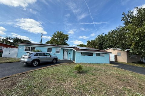 Купить виллу или дом в Майами-Гарденс, Флорида 3 спальни, 157м2, № 1991482 - фото 2