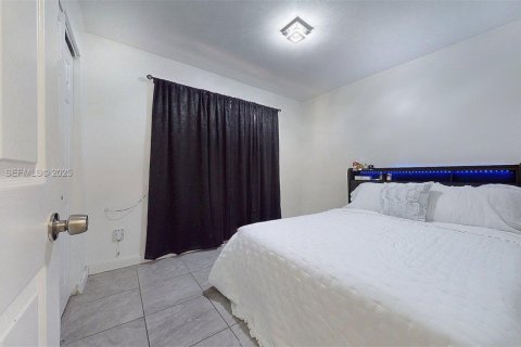 Купить виллу или дом в Майами-Гарденс, Флорида 3 спальни, 157м2, № 1991482 - фото 28