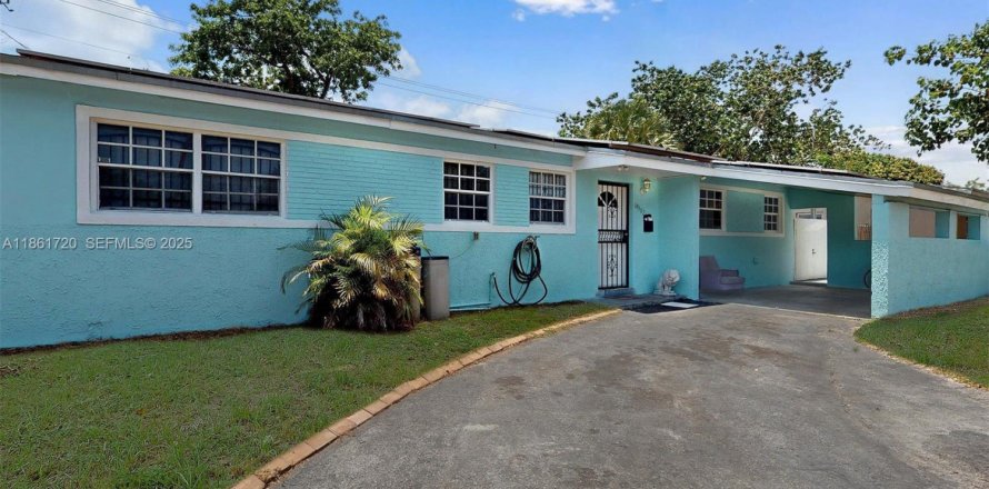 Дом в Майами-Гарденс, Флорида 3 спальни, 157м2 № 1991482