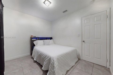 Купить виллу или дом в Майами-Гарденс, Флорида 3 спальни, 157м2, № 1991482 - фото 29