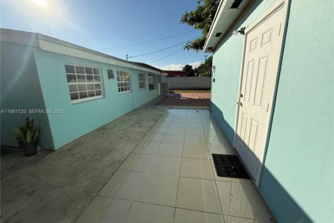 Купить виллу или дом в Майами-Гарденс, Флорида 3 спальни, 157м2, № 1991482 - фото 3