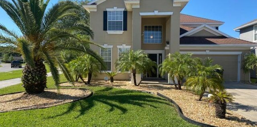 House in Green Cove Springs, Florida 4 bedrooms, 304.35 sq.m. № 812495