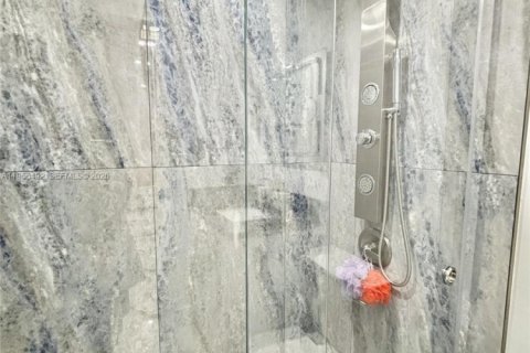 Купить кондоминиум в Халландейл-Бич, Флорида 1 спальня, 74.14м2, № 2154247 - фото 21