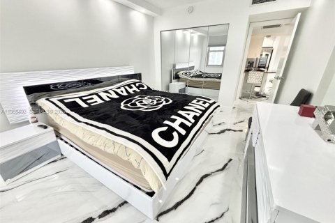 Купить кондоминиум в Халландейл-Бич, Флорида 1 спальня, 74.14м2, № 2154247 - фото 26