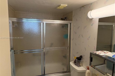 Copropriété à vendre à Miami Beach, Floride: 2 chambres, 81.2 m2 № 1924310 - photo 21