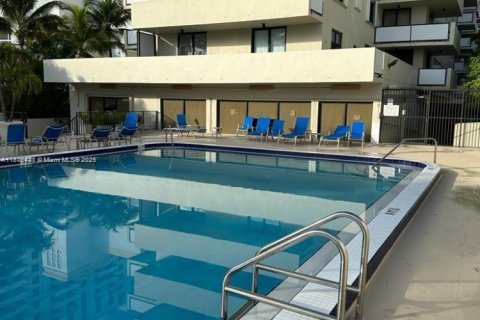 Copropriété à vendre à Miami Beach, Floride: 2 chambres, 81.2 m2 № 1924310 - photo 6