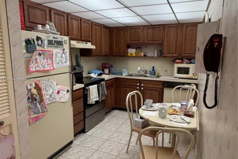 Copropriété à vendre à Miami Beach, Floride: 2 chambres, 81.2 m2 № 1924310 - photo 19