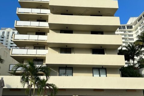 Copropriété à vendre à Miami Beach, Floride: 2 chambres, 81.2 m2 № 1924310 - photo 1
