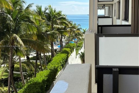 Copropriété à vendre à Miami Beach, Floride: 2 chambres, 81.2 m2 № 1924310 - photo 15