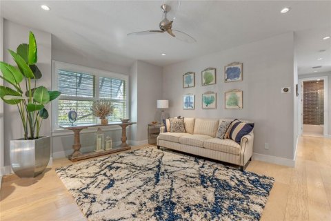 House in Winter Park, Florida 4 bedrooms, 293.66 sq.m. № 1902084 - photo 24