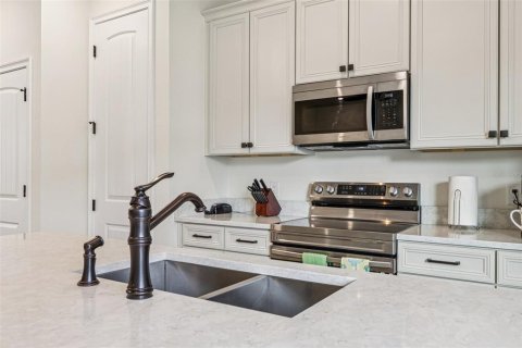 Townhouse in Kissimmee, Florida 3 bedrooms, 143.53 sq.m. № 2151986 - photo 10