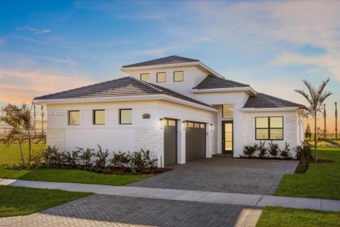 Купить виллу или дом в Порт-Сент-Луси, Флорида 9 комнат, 231.88м2, № 2027970 - фото 2