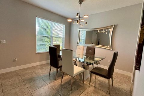Casa en venta en Orlando, Florida, 4 dormitorios, 201.97 m2 № 1914598 - foto 7
