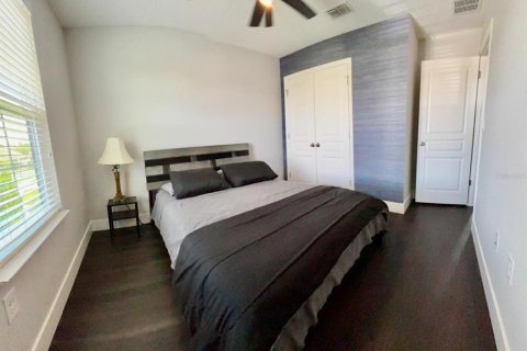 Casa en venta en Orlando, Florida, 4 dormitorios, 201.97 m2 № 1914598 - foto 14