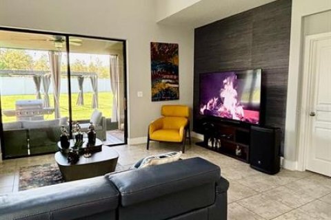 Casa en venta en Orlando, Florida, 4 dormitorios, 201.97 m2 № 1914598 - foto 5