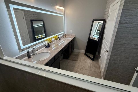 Casa en venta en Orlando, Florida, 4 dormitorios, 201.97 m2 № 1914598 - foto 11