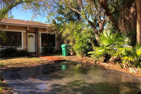 Touwnhouse à vendre à Miami, Floride: 2 chambres, 113.53 m2 № 2001254 - photo 8