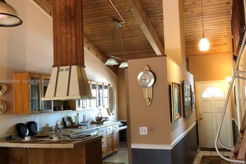 Townhouse in Miami, Florida 2 bedrooms, 113.53 sq.m. № 2001254 - photo 22