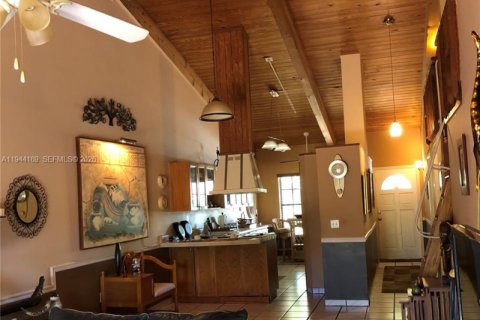 Townhouse in Miami, Florida 2 bedrooms, 113.53 sq.m. № 2001254 - photo 14