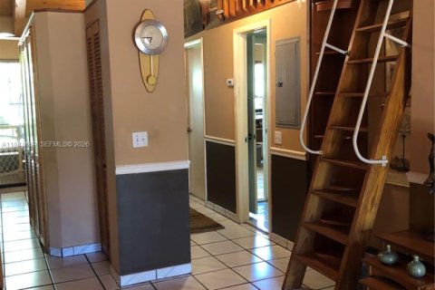 Townhouse in Miami, Florida 2 bedrooms, 113.53 sq.m. № 2001254 - photo 15