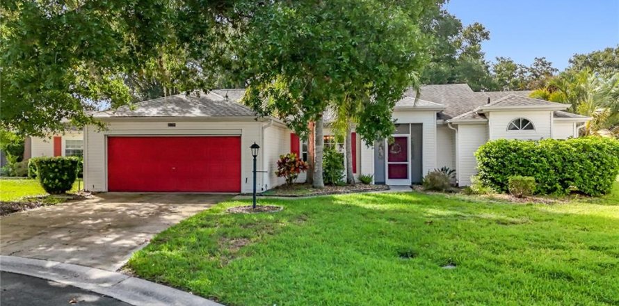 House in Leesburg, Florida 3 bedrooms, 160.26 sq.m. № 1797465