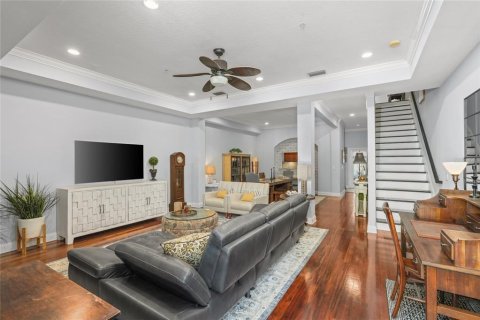 Townhouse in Tampa, Florida 3 bedrooms, 199 sq.m. № 2386046 - photo 6