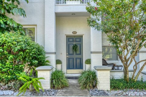 Townhouse in Tampa, Florida 3 bedrooms, 199 sq.m. № 2386046 - photo 2