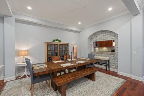 Townhouse in Tampa, Florida 3 bedrooms, 199 sq.m. № 2386046 - photo 10