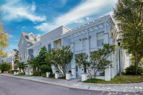 Townhouse in Tampa, Florida 3 bedrooms, 199 sq.m. № 2386046 - photo 3