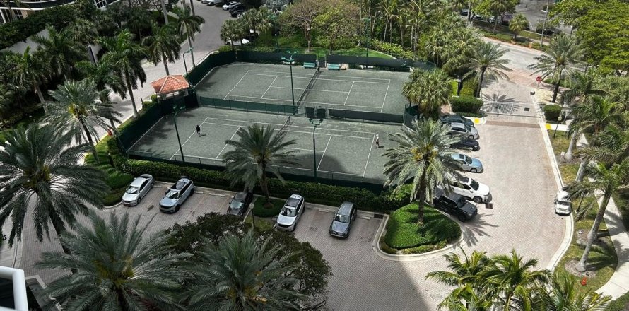 Condo in Fort Lauderdale, Florida, 3 bedrooms № 1077749