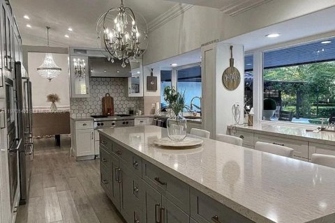 Casa en venta en Miami, Florida, 5 dormitorios, 241.55 m2 № 2045123 - foto 7