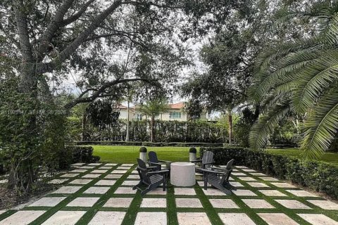 Casa en venta en Miami, Florida, 5 dormitorios, 241.55 m2 № 2045123 - foto 2